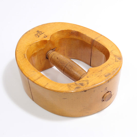 Wood handle hat stretcher